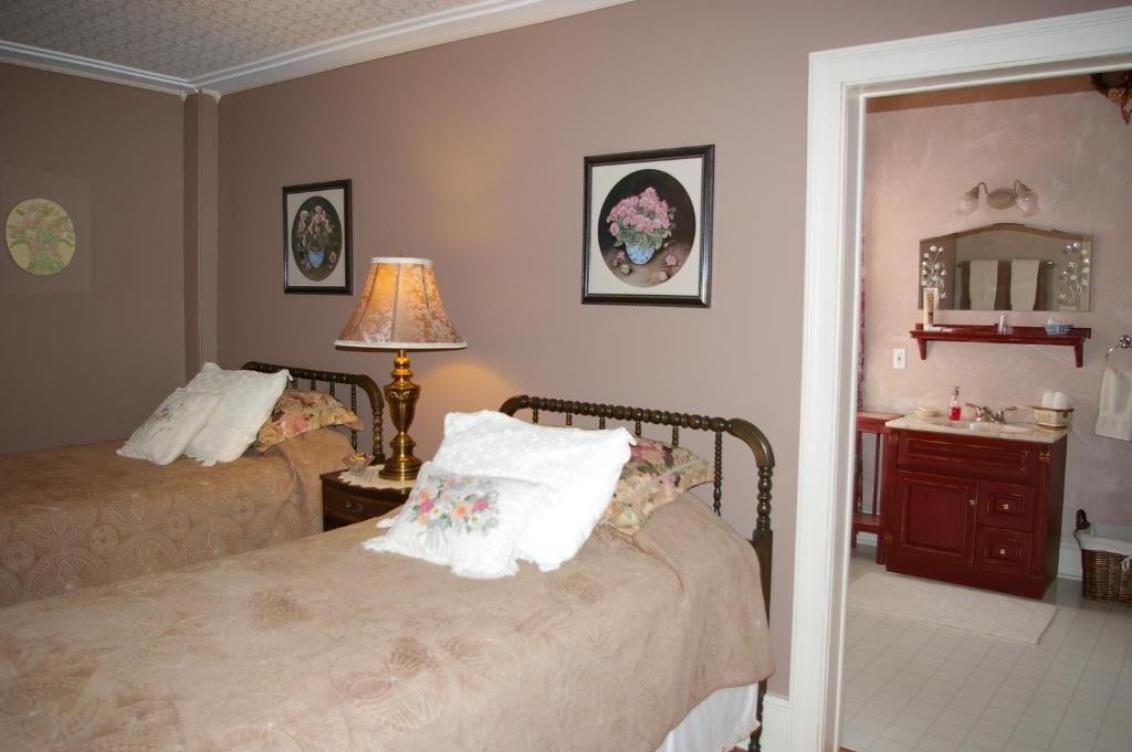 Royal Manor Bed & Breakfast Niagara-on-the-Lake Esterno foto